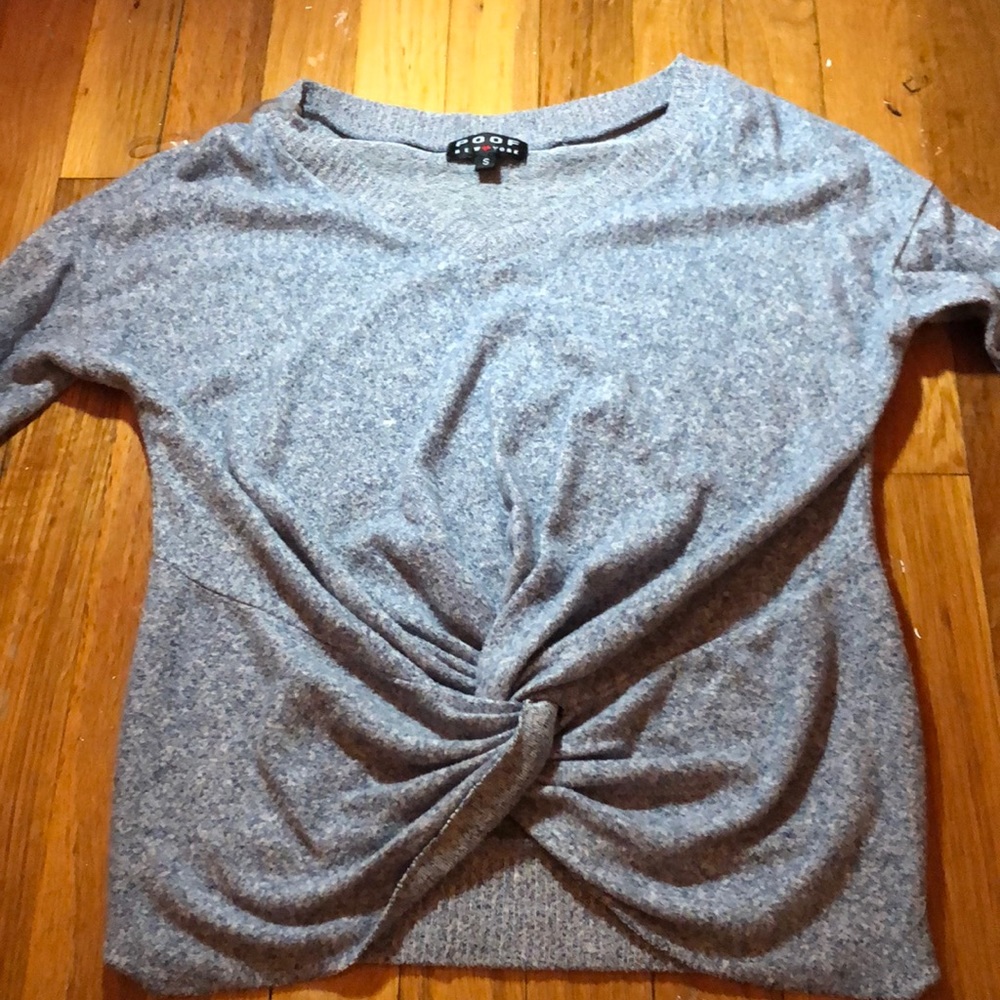 Grey long sleeve shirt